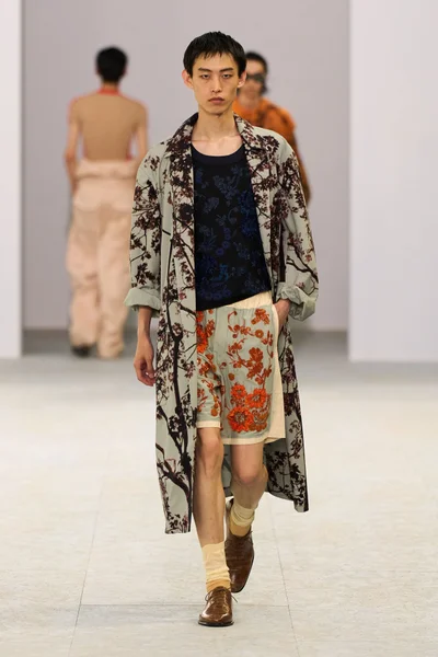 Look 48